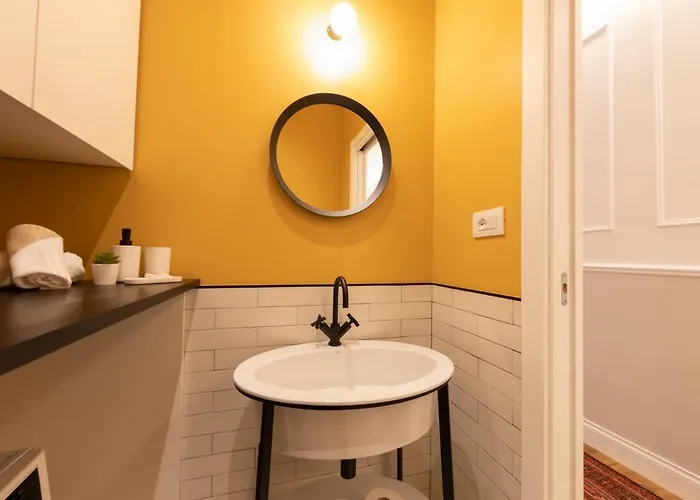 The Rent - Colorful One-bedroom In San Giovanni District Appartamento Roma
